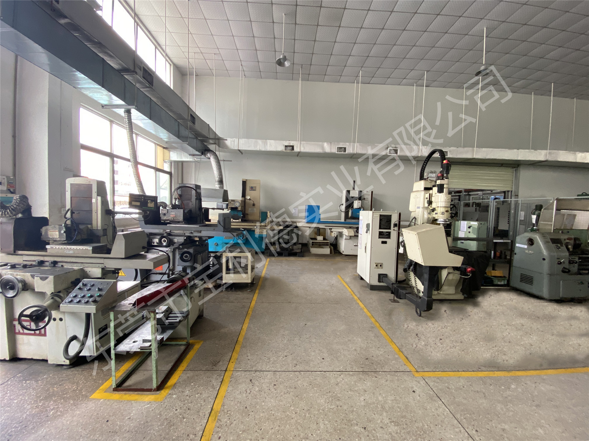 大水磨（2台）、平面磨床（4台）、坐标磨（1台）、车床（2台）、内外圆磨（1台）